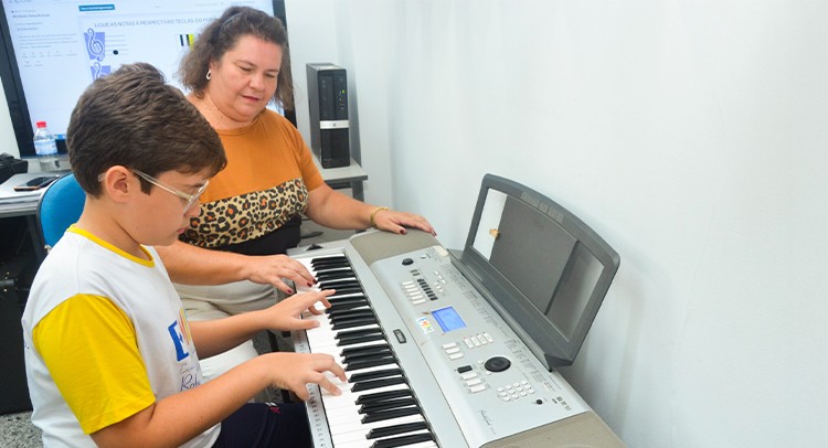 Formatura da EMIM leva música e emoção ao palco do Municipal nesta terça-feira