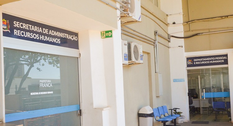 Administração divulga editais de nova fase dos 5 concursos