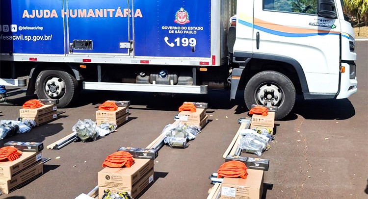 Prefeitura recebe kit de combate a incêndio da Defesa Civil