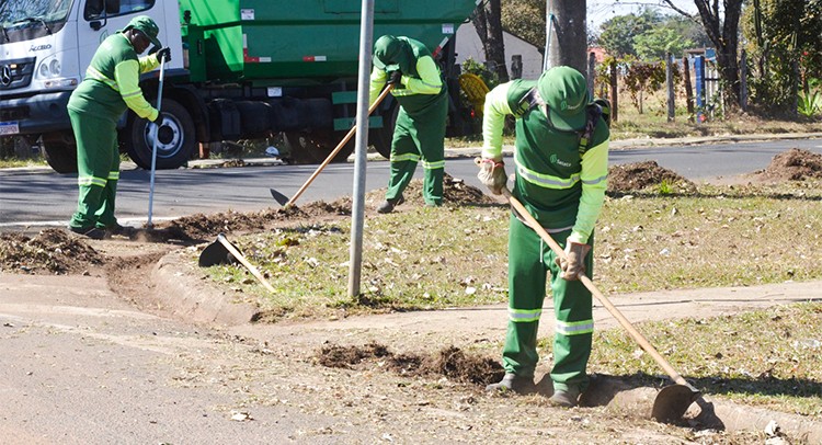 Equipes intensificam serviços de limpeza urbana