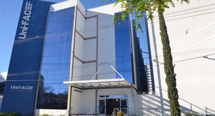 Educação publica lista de reavaliação do ‘Bolsa Medicina’
