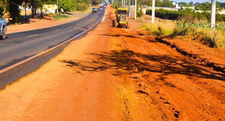 Infraestrutura amplia acostamentos de rodovias vicinais