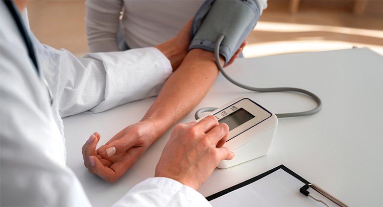 Hipertensão e Diabetes são temas de palestra na ESF Esmeralda