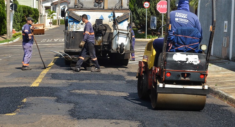 Prefeitura presta mais de 2550 atendimentos de tapa-buracos