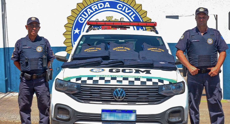 Prefeitura entrega 61 novos coletes balísticos para a Guarda Civil