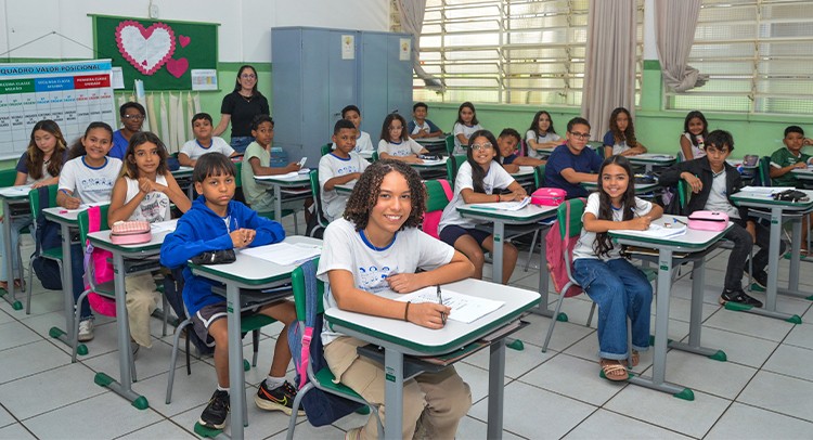 Aluna da rede municipal conquista 1º lugar em concurso de redação