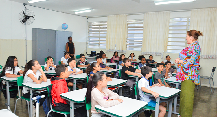 EMEB ‘Florestan Fernandes’ realiza palestra sobre combate ao trabalho infantil
