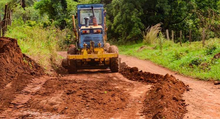 Estrada do Amapá/Petrópolis recebe manutenção