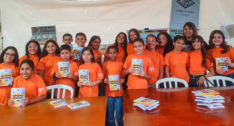 Alunos da EMEB ‘Sueli Contini’ lançam livro
