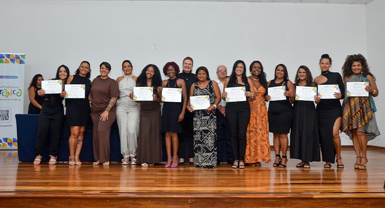 FUSSOL entrega certificados para formandos da Escola da Beleza
