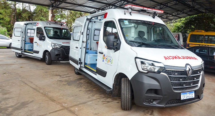 Franca recebe duas novas ambulâncias UTI para reforçar atendimento