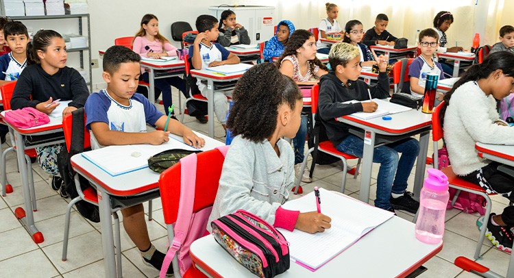Educação anuncia encerramento do ano letivo em creches e escolas