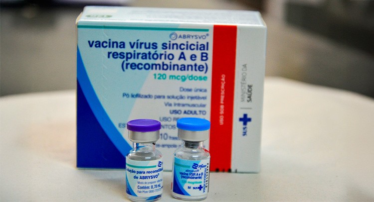 Saúde inicia vacinação contra bronquiolite para gestantes