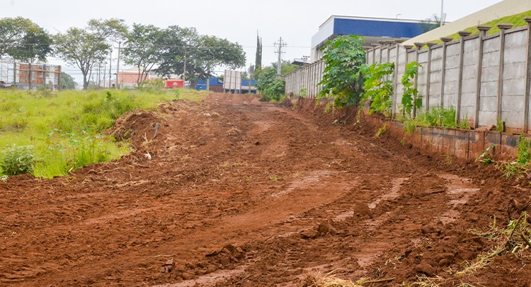 Obras de drenagem e pavimentação de ruas próximas ao Hospital Estadual são iniciadas