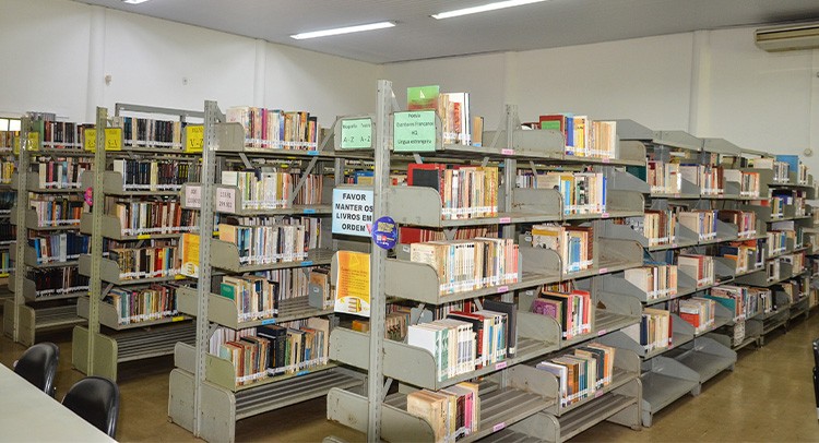 Último dia para devolver livros sem multas na Biblioteca