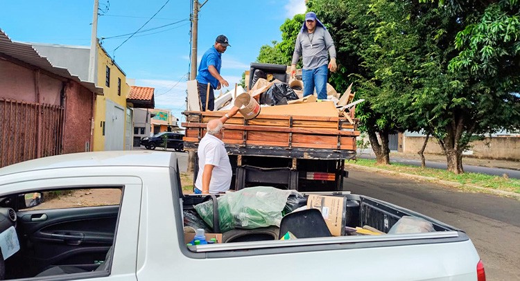 Bairros São José e Vila Santa Cruz recebem o 'Arrastão da Dengue'