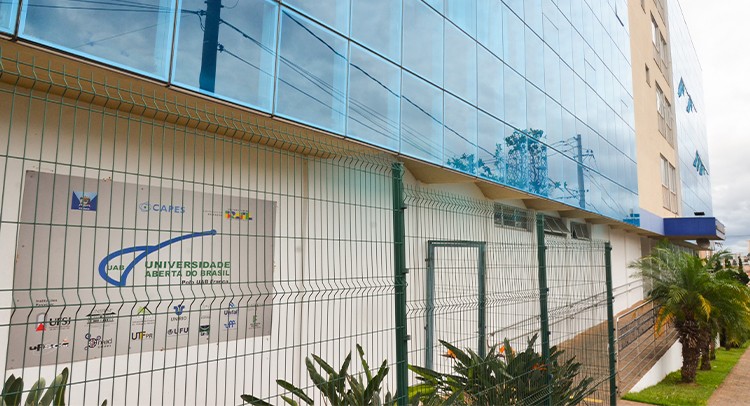 UAB tem 134 vagas para graduações gratuitas de tecnologia, licenciatura e negócios