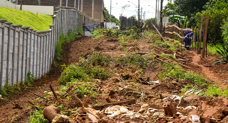 Obras de drenagem e pavimentação de ruas no entorno do Hospital Estadual estão em andamento