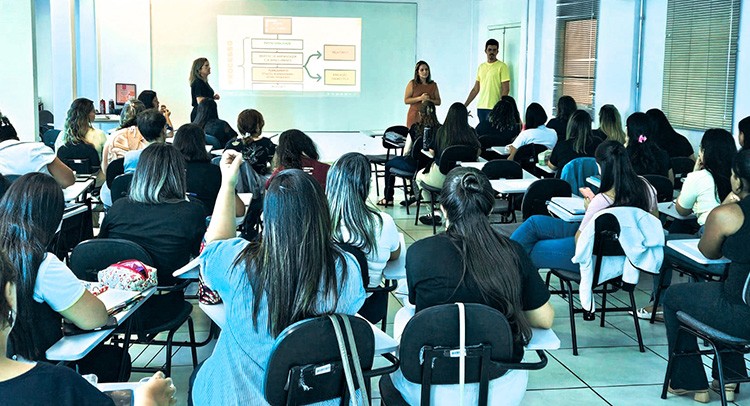 Educação promove ações de planejamento com profissionais de creches e escolas