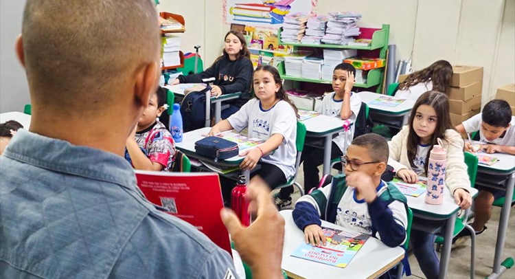 Escolas municipais recebem Programa ‘Bombeiro na Escola’