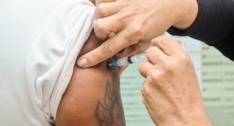 'Dia D' imuniza mais de 1,8 mil pessoas contra a Influenza