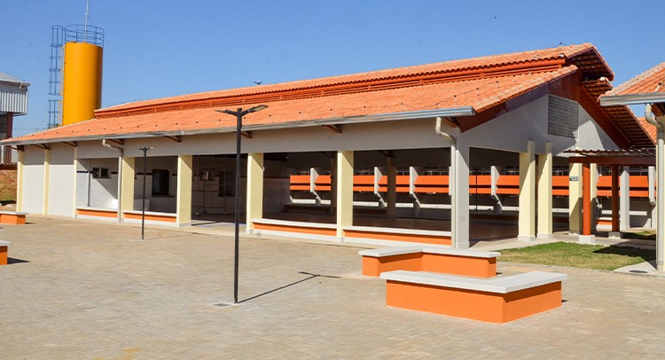Prefeitura inaugura escola municipal do Jardim Adelinha