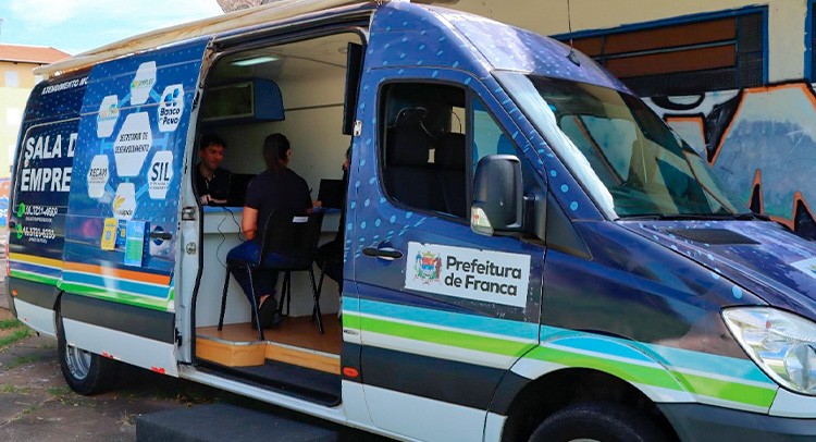 ‘Bora Crescer nos Bairros’ chega ao Jardim Guanabara com serviços e apoio ao empreendedorismo