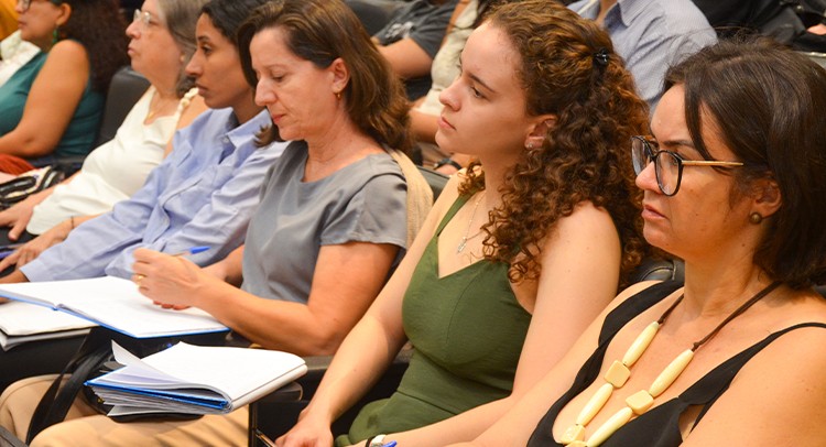 Prefeitura promove formação sobre humanização no atendimento para servidores da Educação