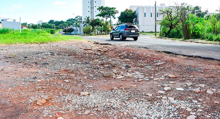 Prefeitura confirma asfaltamento de avenida entre Jardim Barão e Vila Tótoli