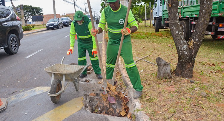 Prefeitura reforça limpeza de canais e galerias
