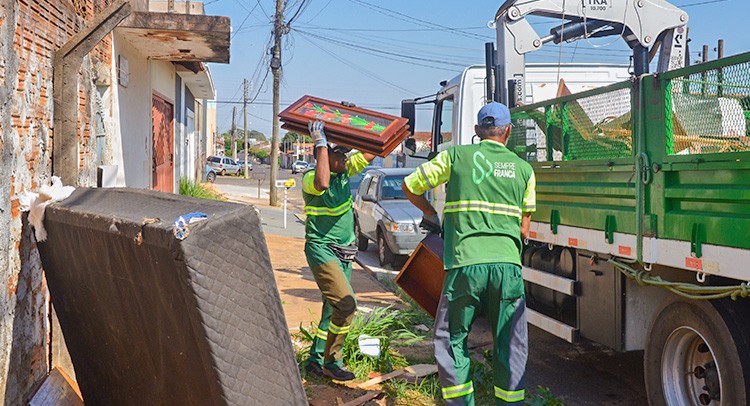 Móveis e eletrodomésticos: saiba como agendar a coleta