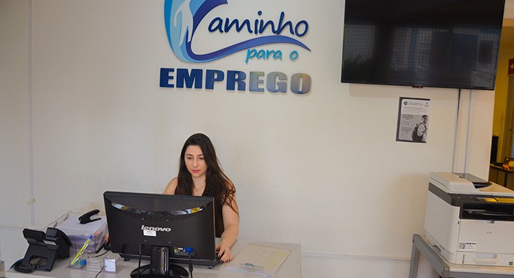 Escola Profissionalizante oferece mais de 160 vagas em cursos gratuitos