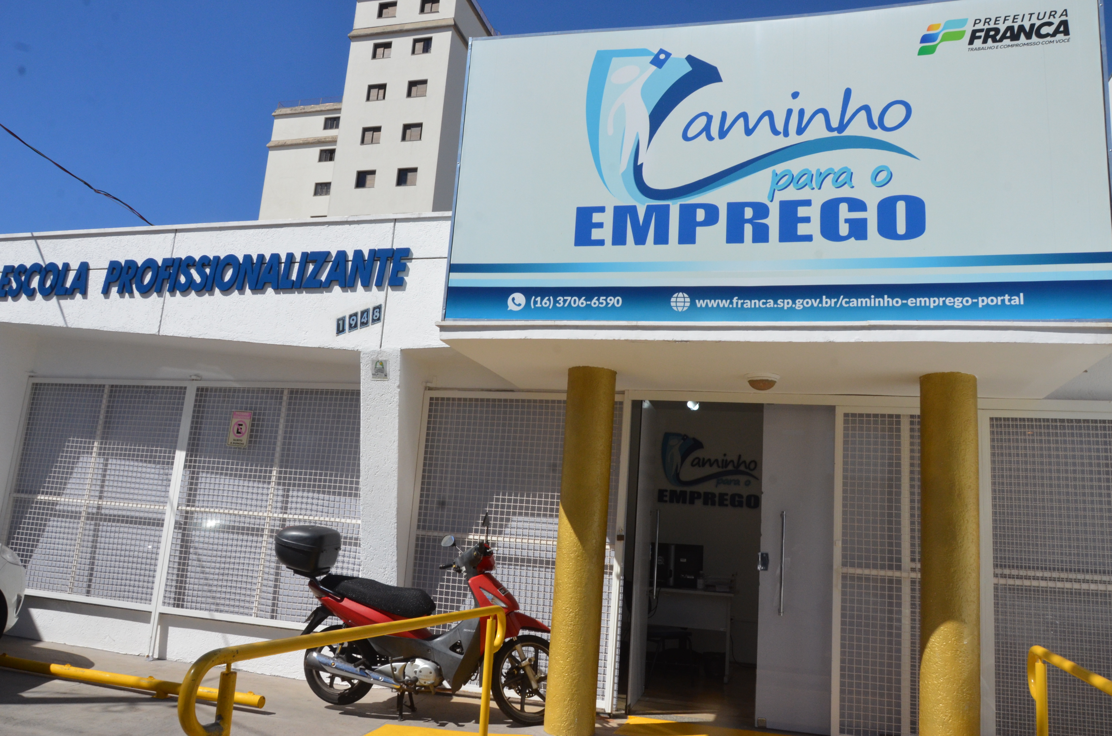 Caminho para o Emprego abre inscrições para curso de Manicure e Pedicure