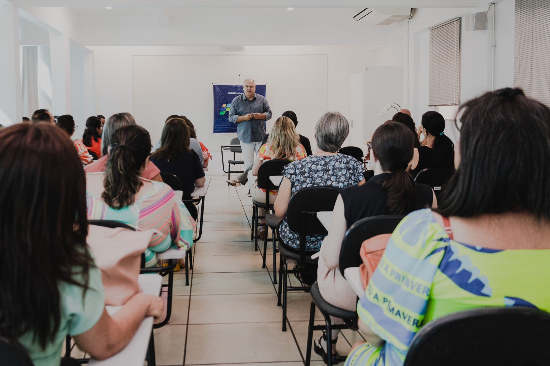 Servidores da Educação se reúnem após premiação a nível estadual