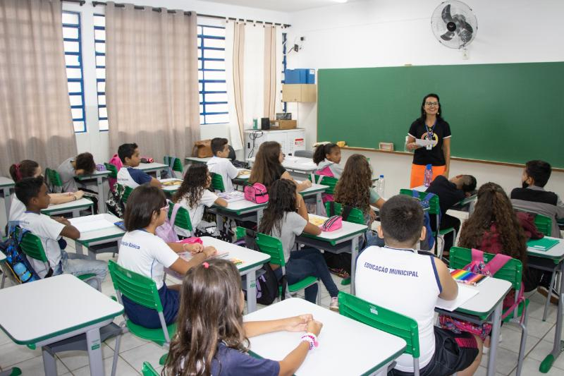 Escolas municipais iniciam ano letivo com mobiliário novo