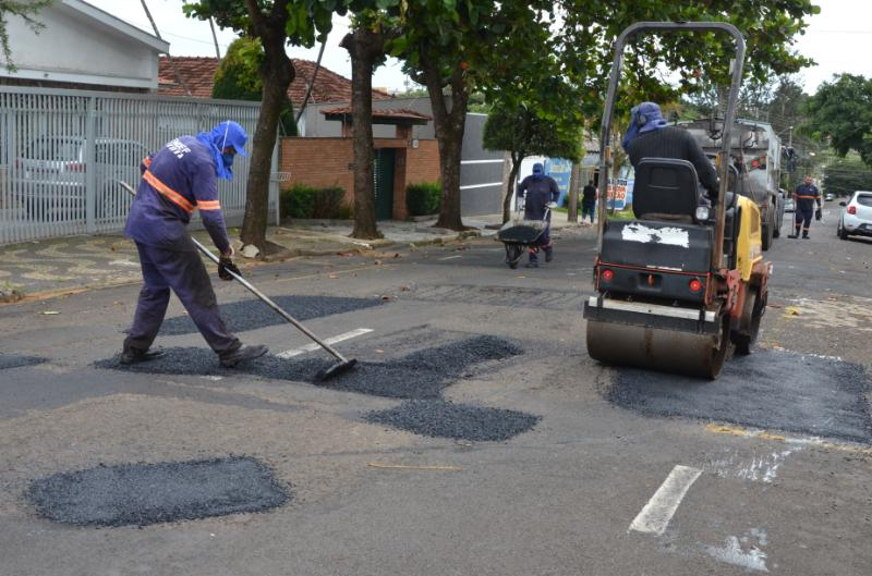 Emdef intensifica serviços de tapa-buracos