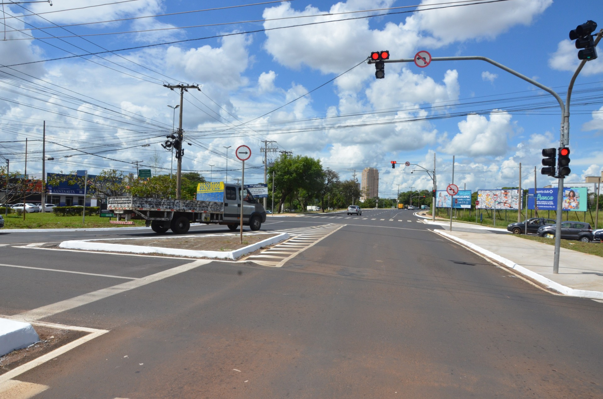 EMDEF finaliza obras na rotatória do São Joaquim / Distrito