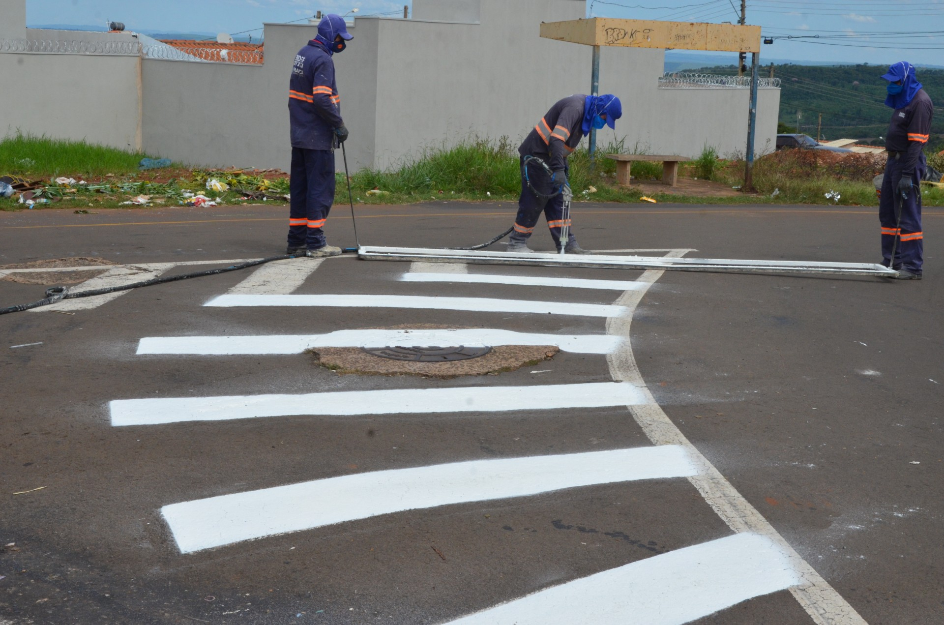 Prefeitura realiza a instalação de quase 5 mil placas de trânsito
