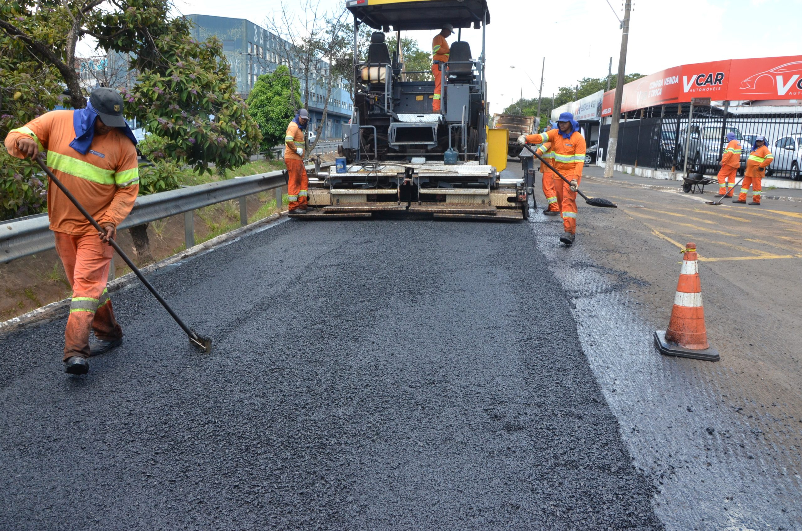 Recapeamento da Av. Hélio Palermo está sendo concluído