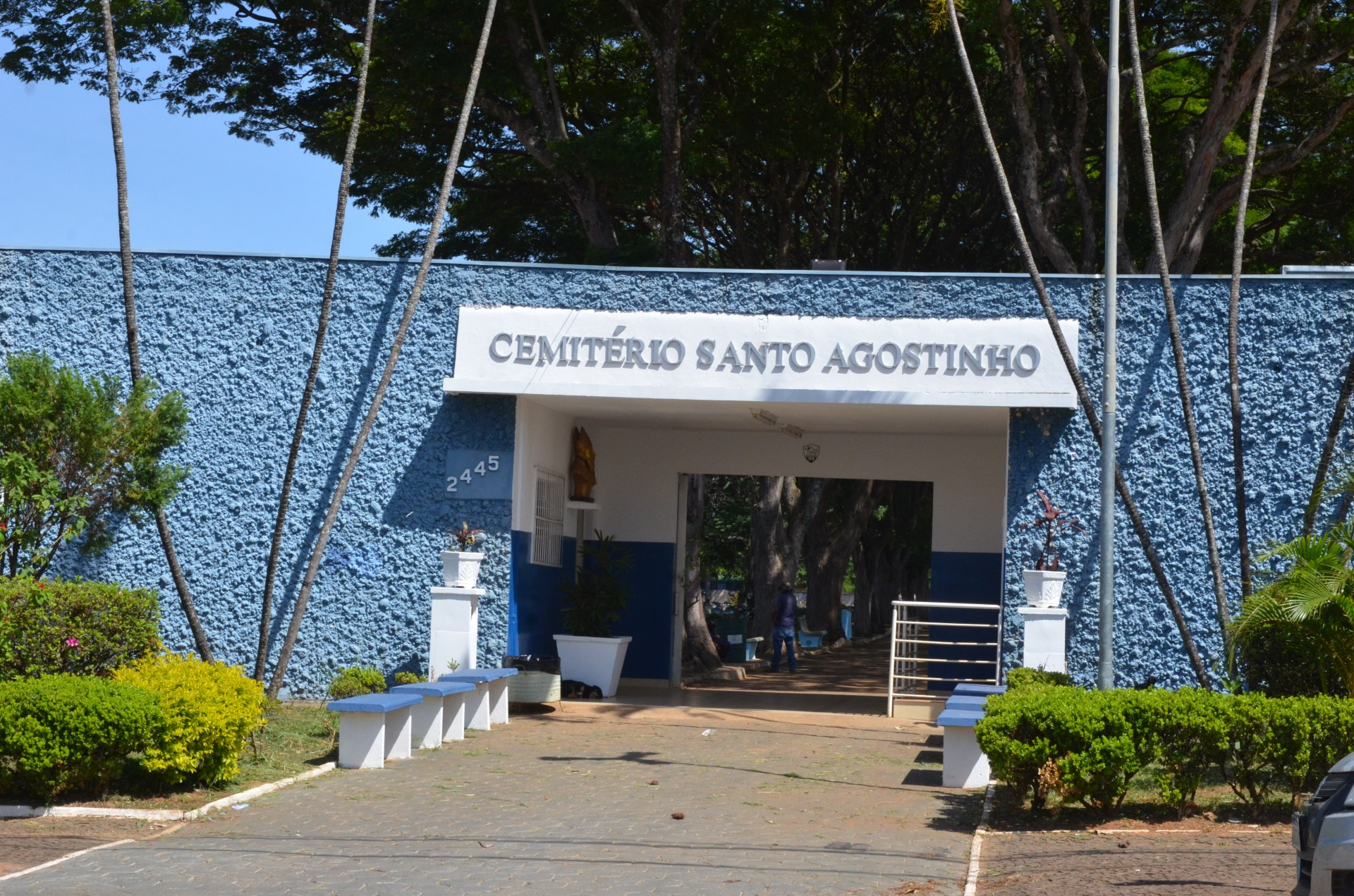 Cemitérios municipais prontos para visitação de Finados