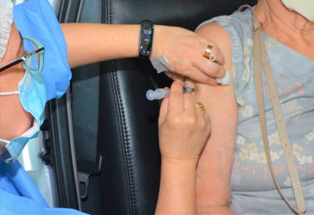 Saúde antecipa vacinação para idosos com 85 anos