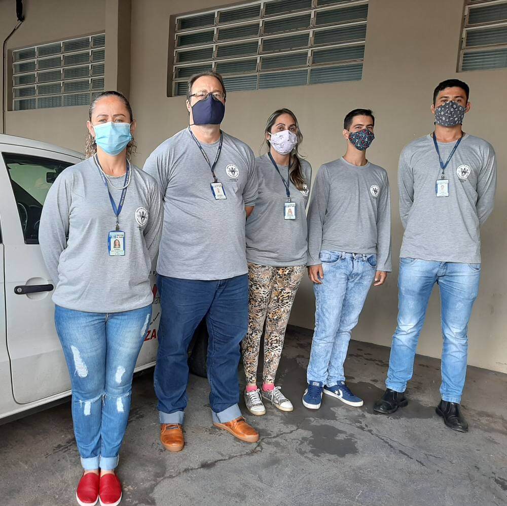 Agentes de controle de vetores recebem novos uniformes