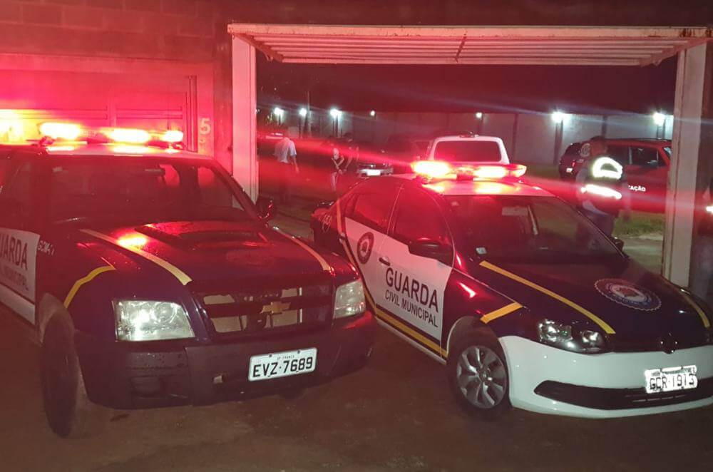 Patrulha Covid aperta o cerco e coíbe aglomerações por toda a cidade