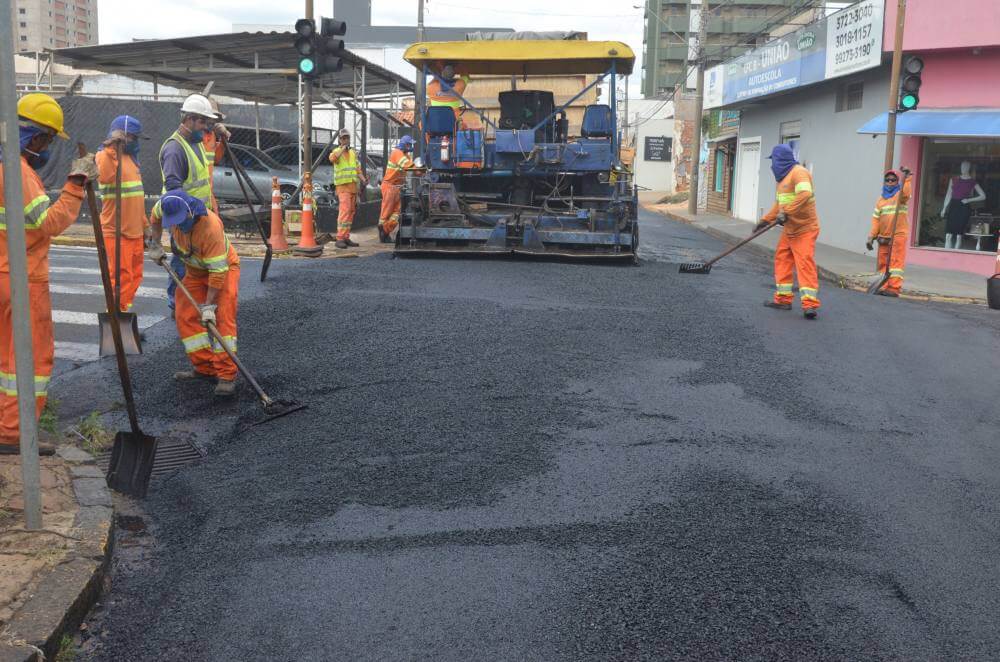 Prefeitura retoma recapeamento de ruas e avenidas