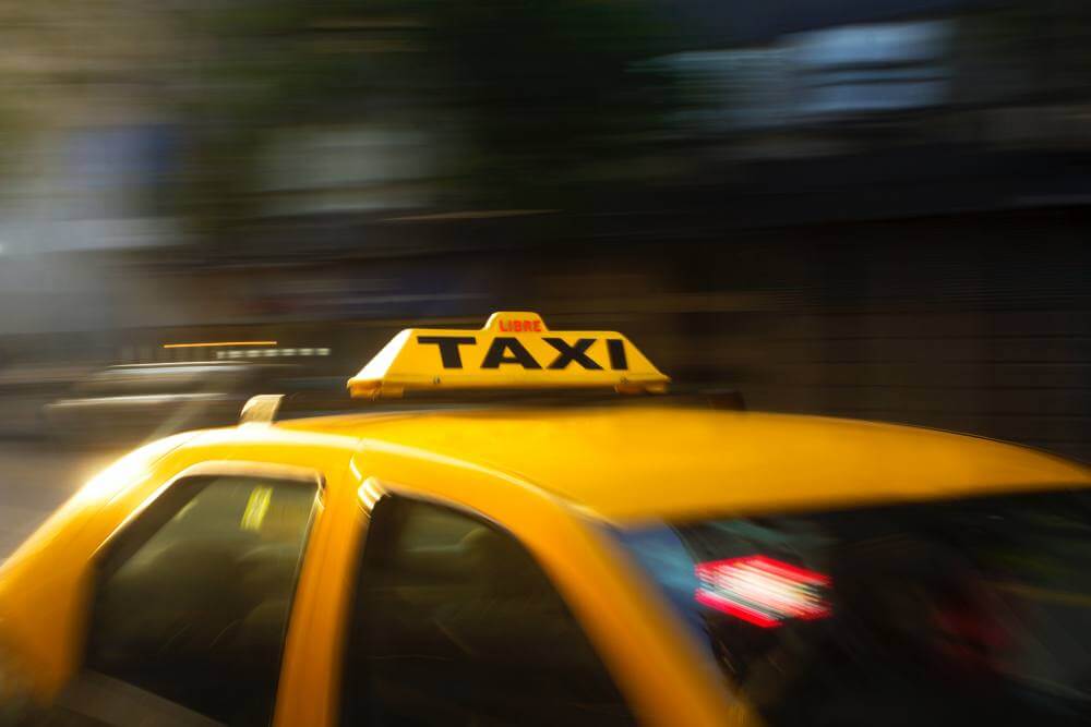 Segurança divulga editais com vagas para taxistas
