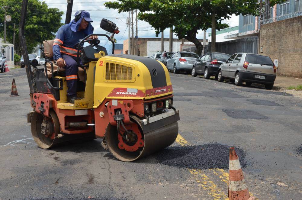 Prefeitura e Emdef intensificam serviços de remendo asfáltico