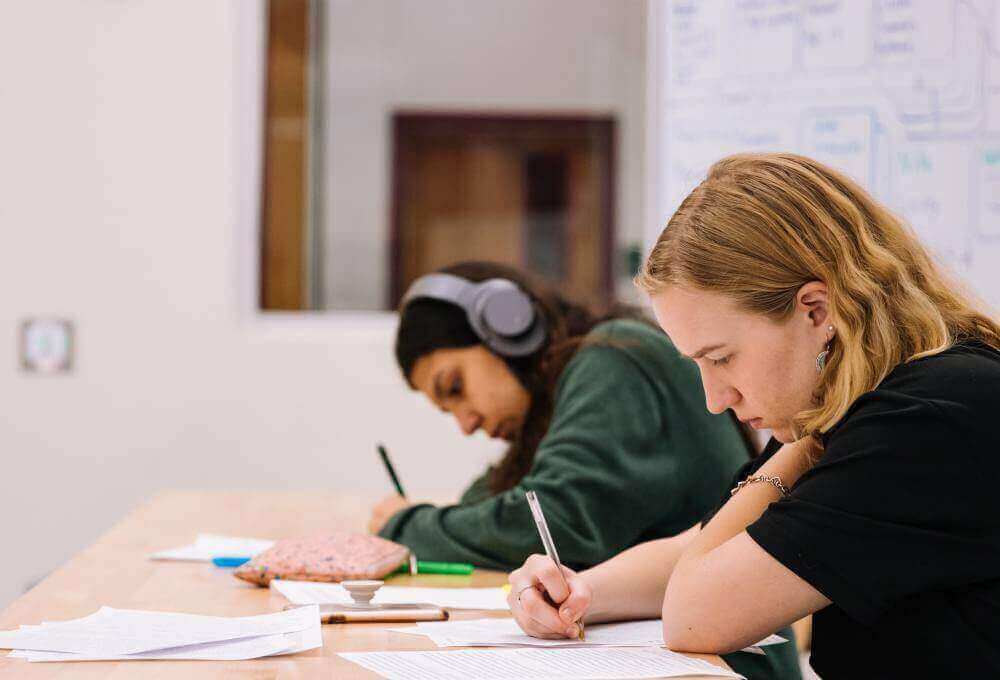 Educação prorroga matrículas da EJA
