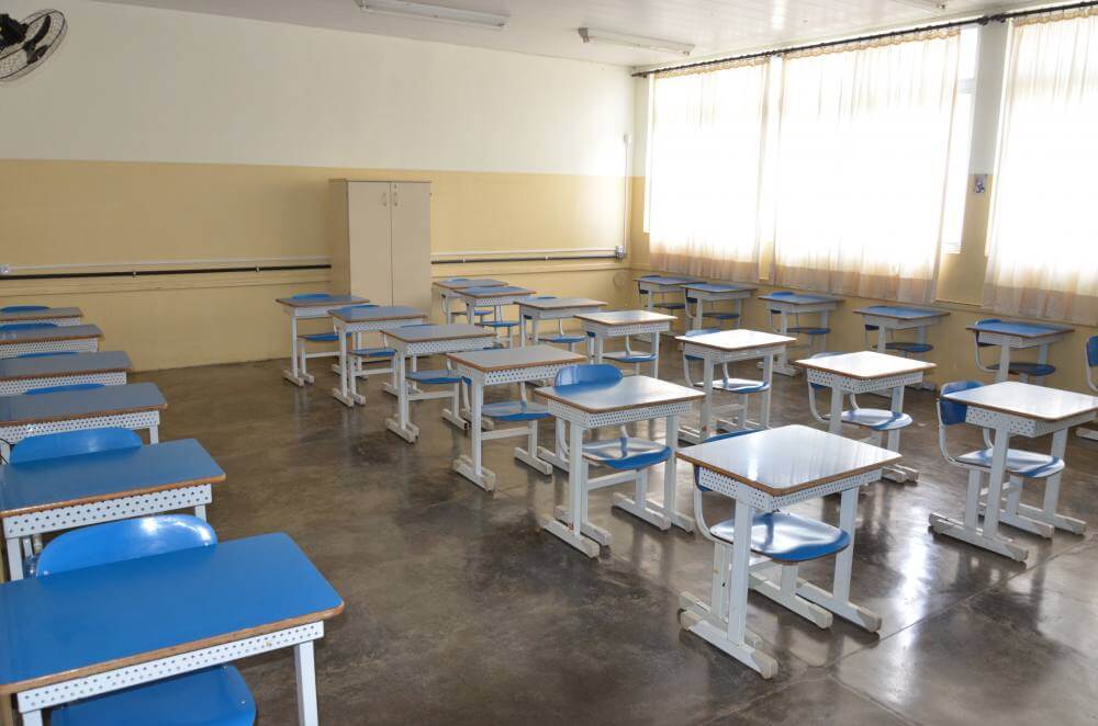 Educação anuncia abertura de 30 vagas para auxiliares em creches