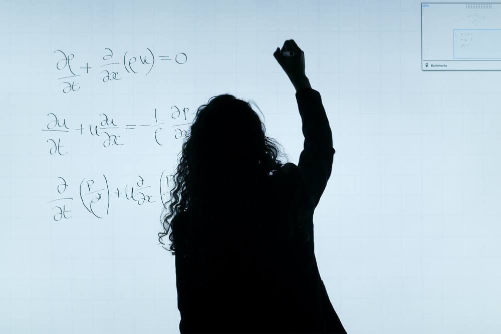Educação quer abrir extensões para atender alunos da EJA