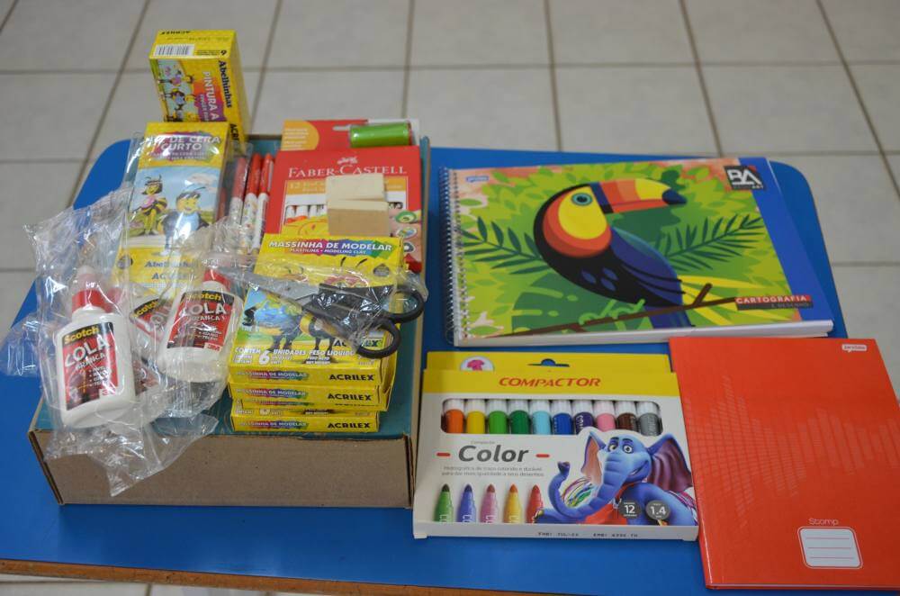 Prefeitura prepara compra de kits escolares para 2.023